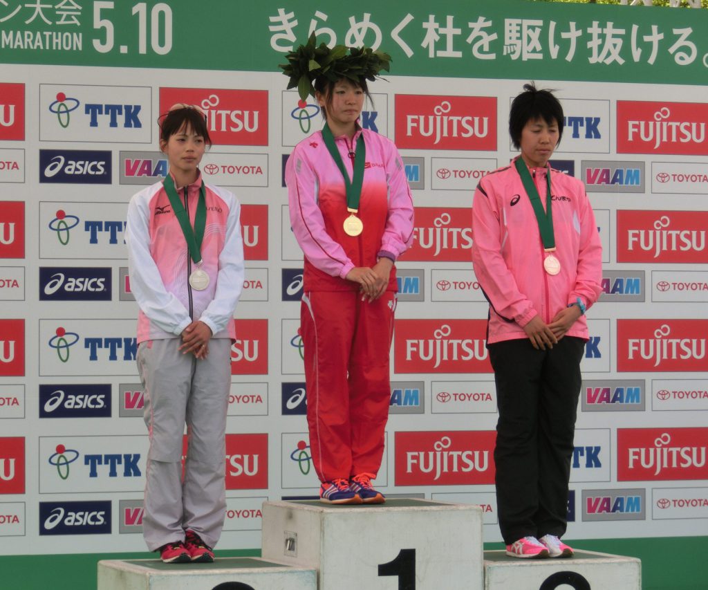 表彰式（左から２位:竹中、１位:前田選手、３位:重友選手）