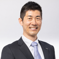 小林　靖長
